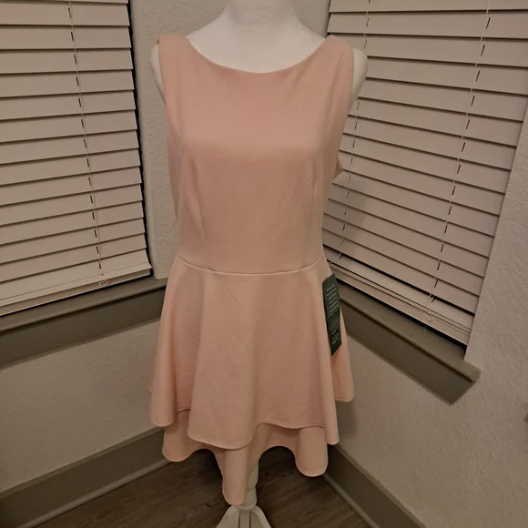 Elegant Pink Sleeveless Dress - Picture 6 of 13